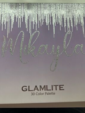 Glamlite Mikayla 30-Color Eyeshadow Palette - Lavender Mix